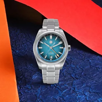 39mm Automatic GMT: Enamel Dial, Sapphire Clarity